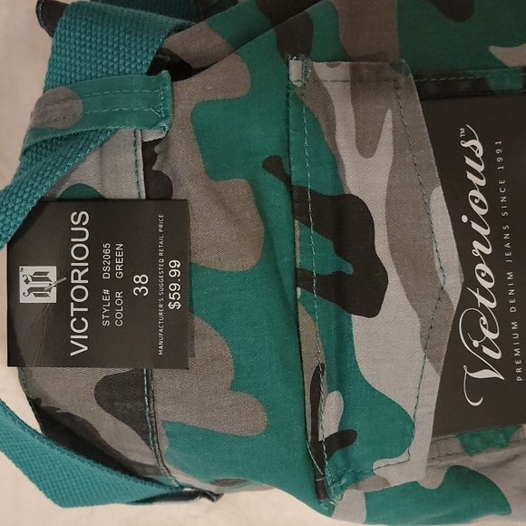 Men's Victorious Camo Belted Cargo Shorts - Picture 5 of 6